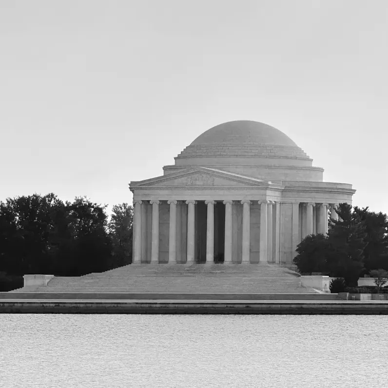 The sunning Jefferson Memorial